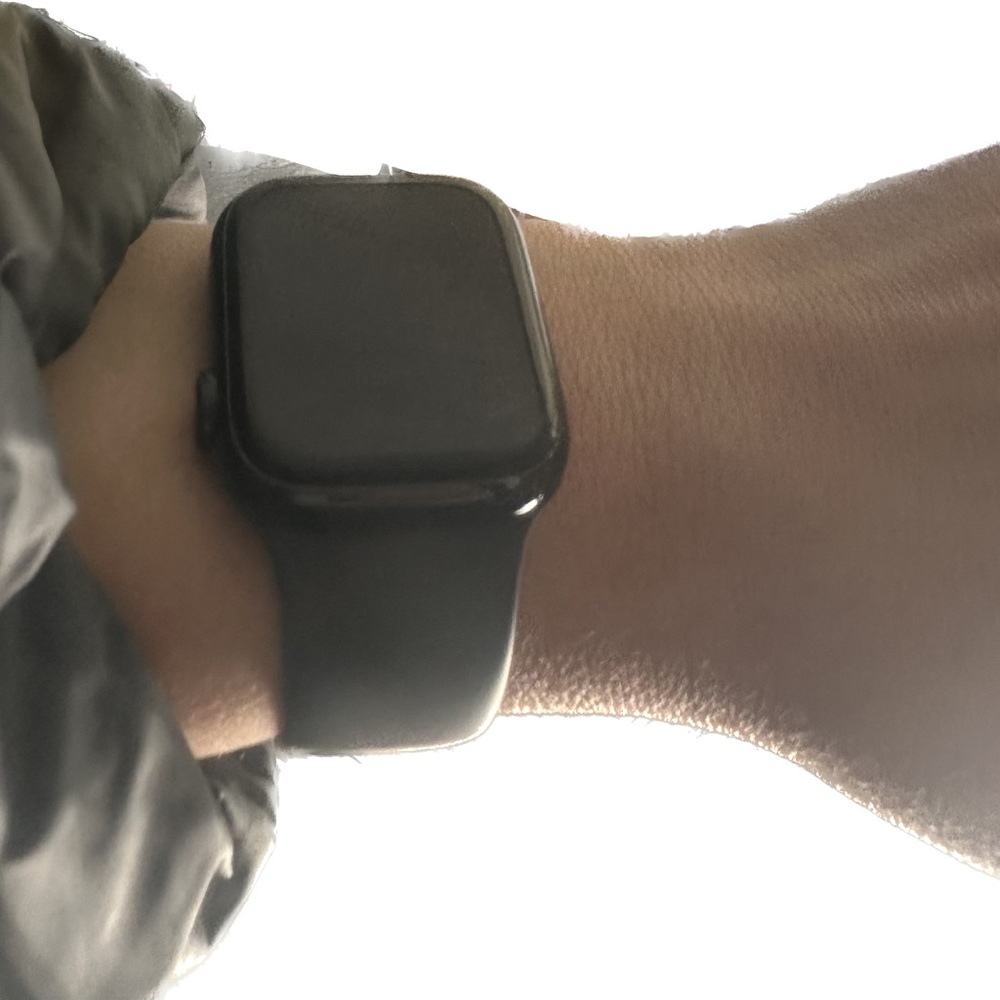 Apple Watch Series 7 - 41mm Aluminum
Midnight